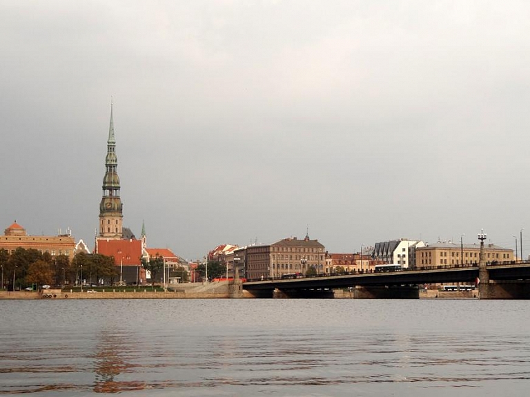 Rīdzinieki

varēs pārskatīt dzīvojamās mājas zemes gabalus