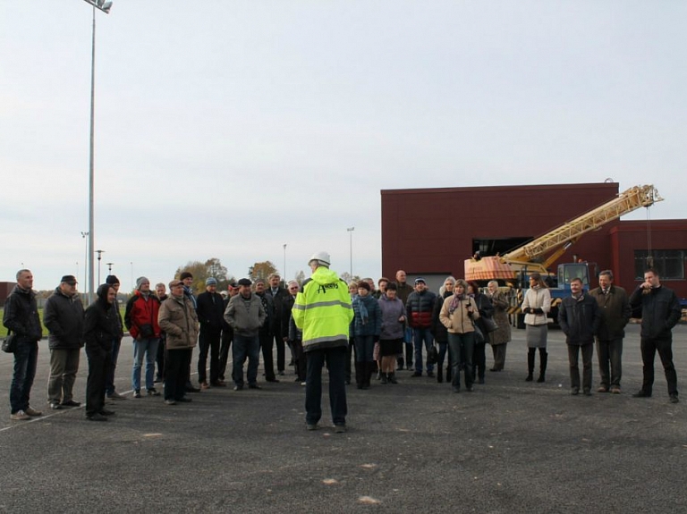 Viļakas novada domes pārstāvji iepazīstas ar izdarītajiem darbiem jaunajā robežkontroles punktā Vientuļi

