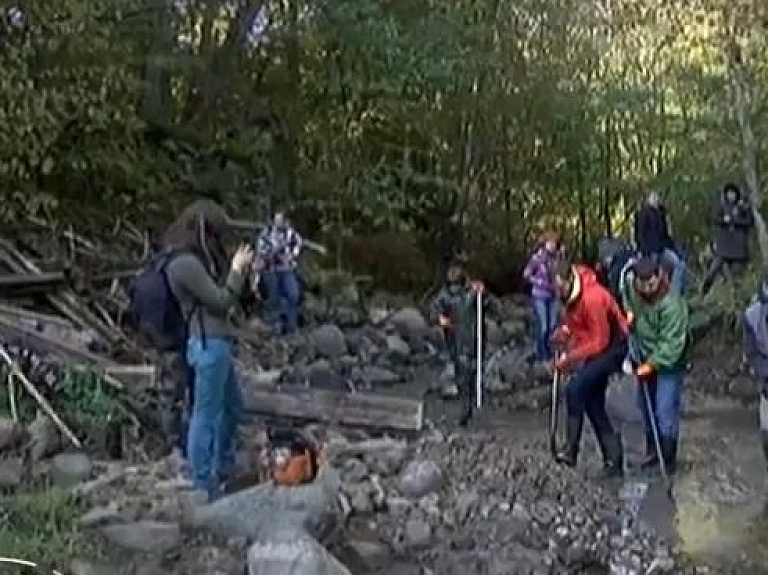 Atjauno lašveidīgo zivju migrācijas ceļu

