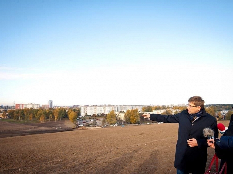 Bijušās izgāztuves vietā – augstākais kalns Rīgā