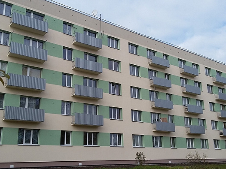 Noslēgušies daudzdzīvokļu mājas Rēzeknes ielā 36 renovācijas darbi