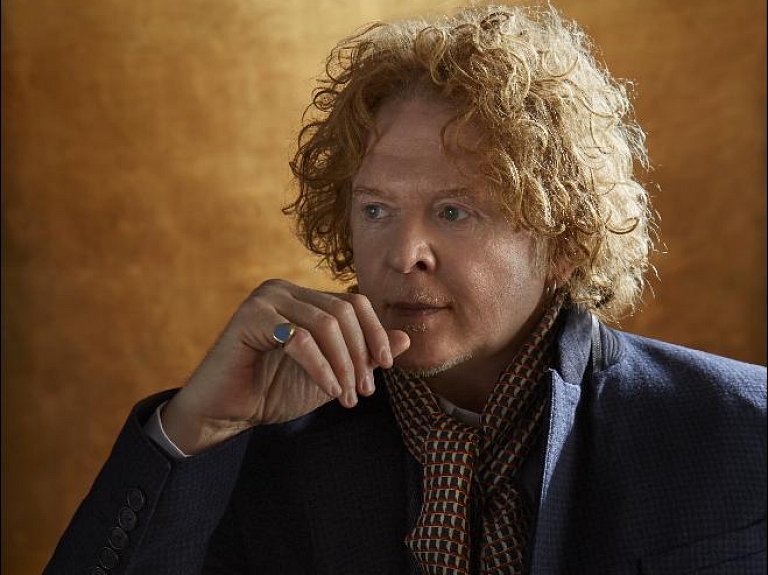 Rīgā notiks "Simply Red" koncerts

