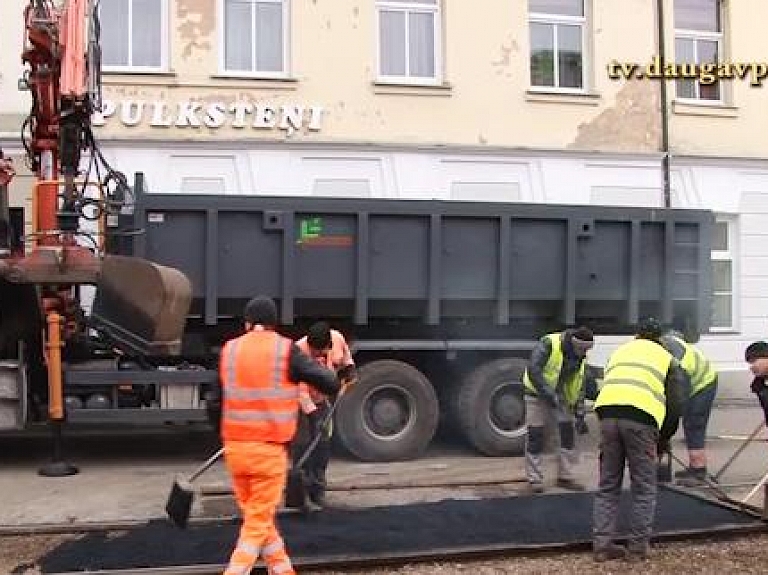 Ceļu būvniecības sezona noslēdzas, taču priekšā vēl ir daudz darba 

