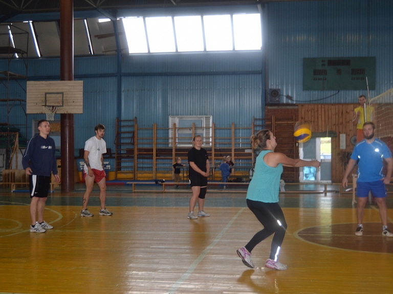 Oktobra svētdienās Cesvaines sporta hallē notiek "5 Bumbu turnīrs"

