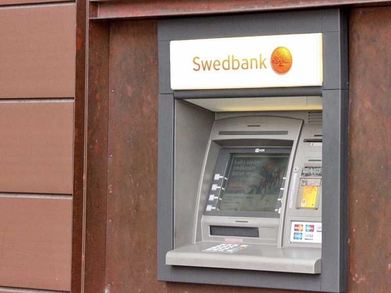 Nedēļas nogalē iespējami īslaicīgi traucējumi "Swedbank" darbībā

