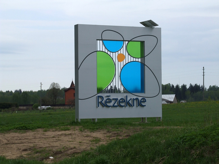 Rēzeknē naktspatversme pārcelsies uz plašākām telpām; blakus būs arī atskurbtuve

