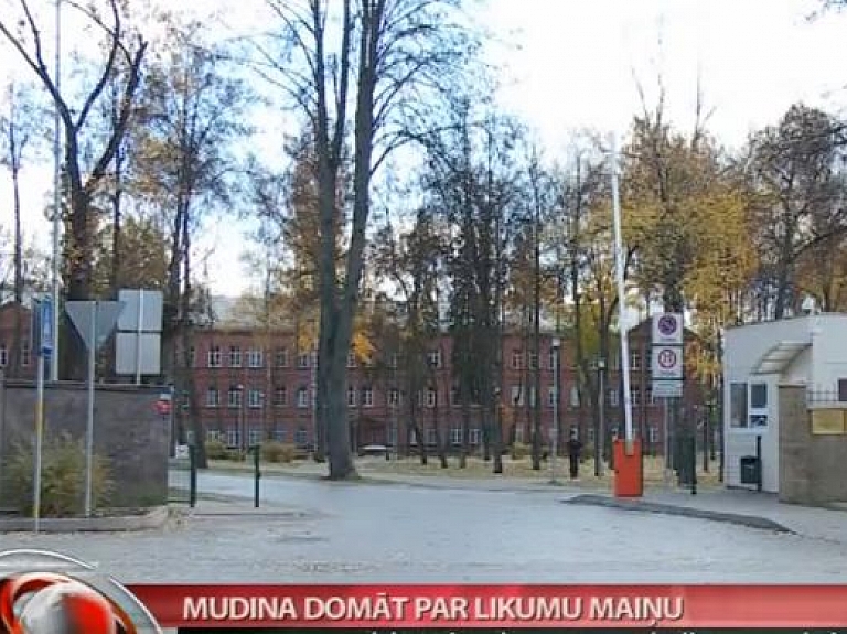 Mudina domāt par likumu maiņu

