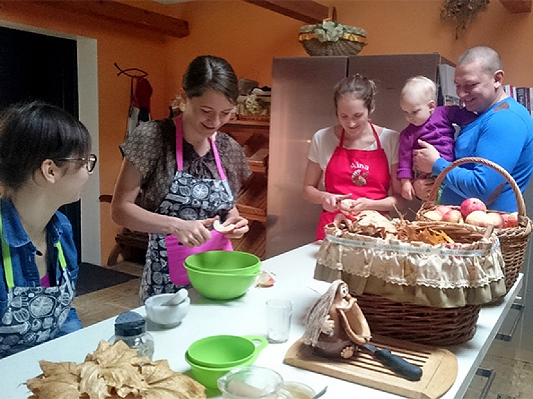 "Dzīļu" maiznīcā iepazīst vakarēšanu