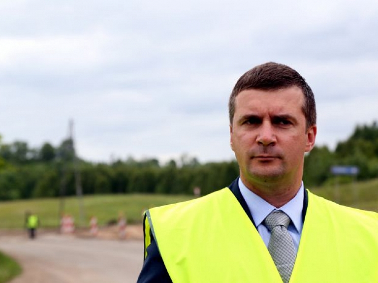 Rosinās noteikt stingrākas prasības riteņbraucēju grupu braucieniem pa galvenajiem autoceļiem