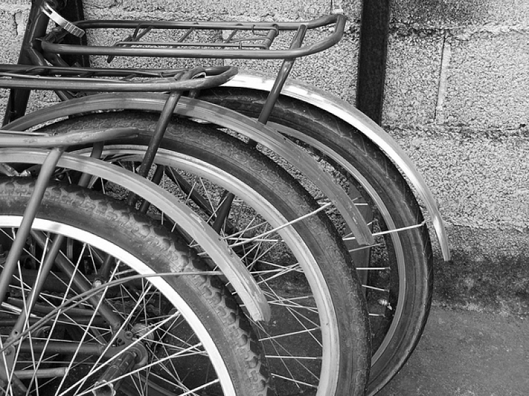 Rīgas Riteņbraukšanas skola nejūtas vainīga par notikušo negadījumu Garkalnē  