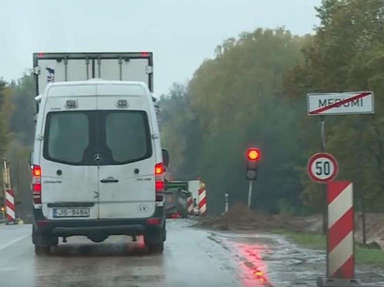 Latgales reģionālā TV: Ceļa remontdarbi rada neērtības

