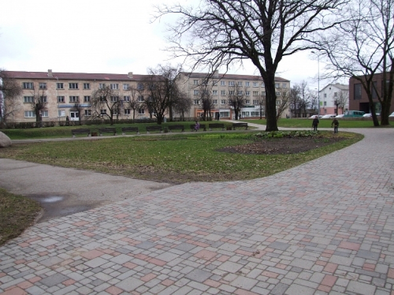 Vecpuišu parka dendroloģisko vērtību un daudzveidību vērtē kā vidēju

