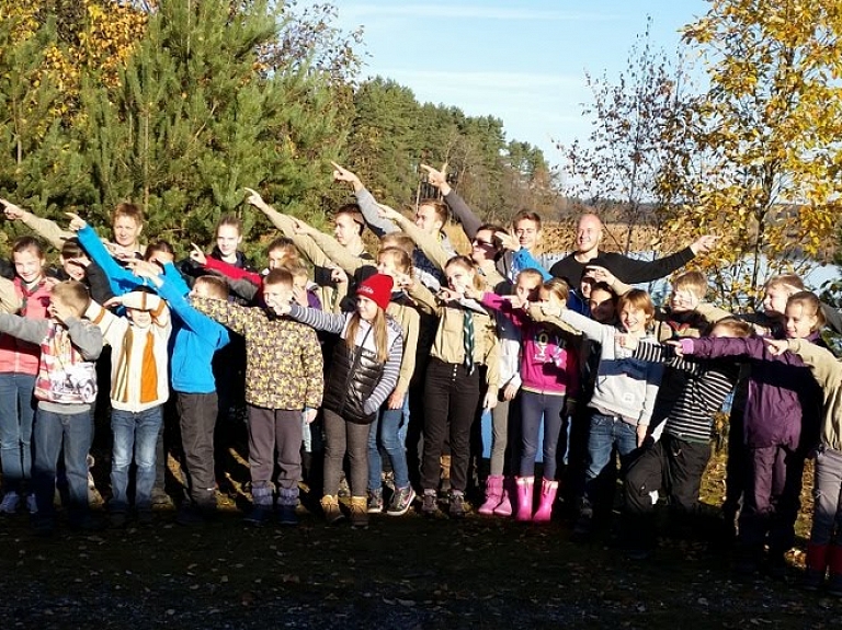 Kocēnu skauti piedalās Latvijas dārgumu meklējumos nometnē "Rudens cerība"

