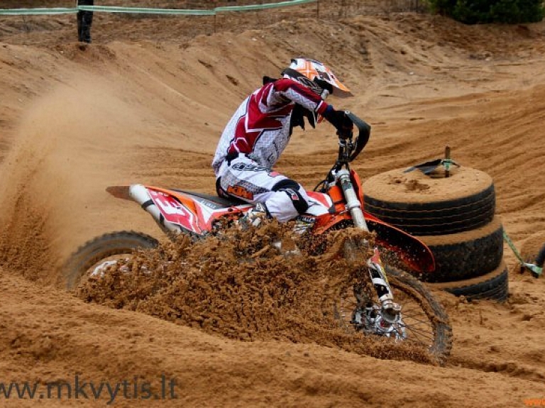 Siguldietis Kundziņš palīdz Latvijai izcīnīt 10.vietu Nāciju kausā enduro

