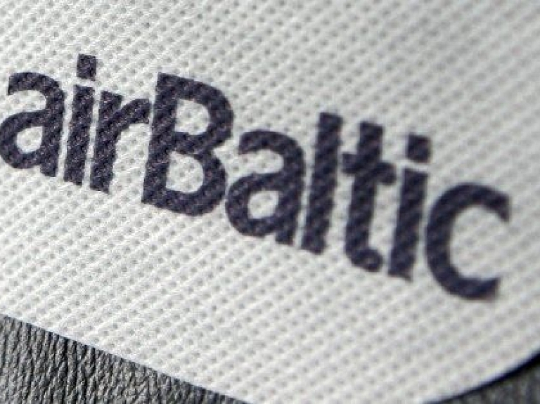 Straujuma: Lēmumu par "airBaltic" investoru spieda pieņemt saistības