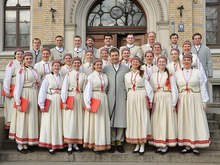 "Muklājs" klausītājus iepazīstinās ar latgaļu dziesmu disku

