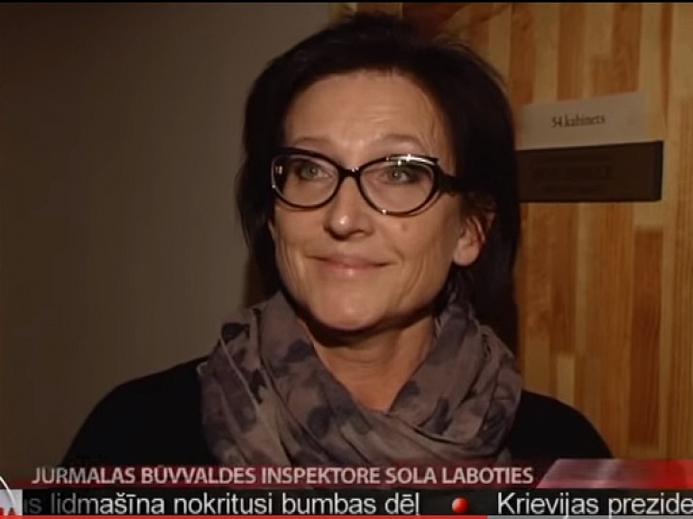 Jūrmalas būvvaldes inspektore sola laboties

