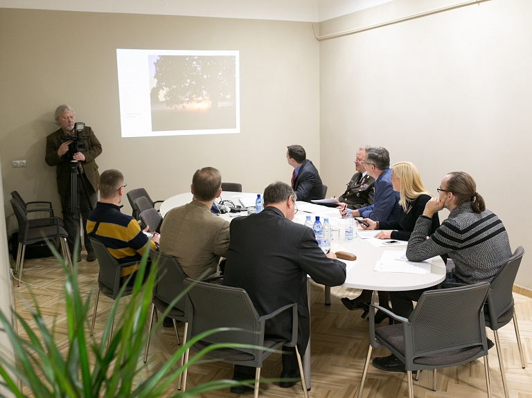 Valsts svētkiem veltītā jauniešu fotokonkursa uzvarētāju vidū skolniece no Balvu Valsts ģimnāzijas