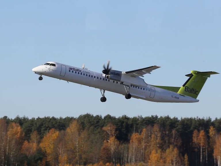 Straujuma: Ir citi varianti "airBaltic" jautājuma risināšanai, ja nebūs atbalsta 80 miljonu eiro aizdevumam

