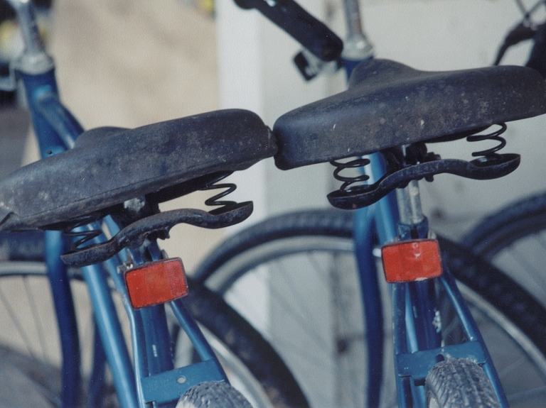 Satiksmes ministrijai iesniegti LVC priekšlikumi par prasībām velosportistu grupu pavadošā transporta aprīkošanai

