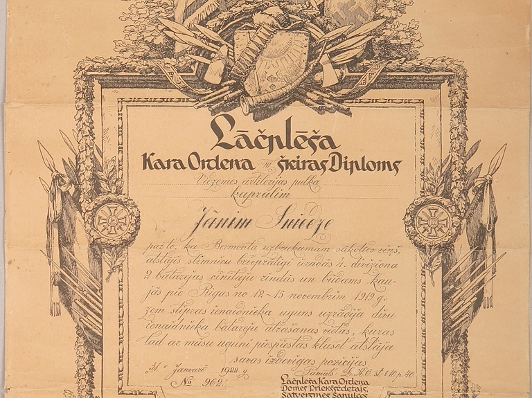 Ogres muzejā aplūkojams Lāčplēša Kara ordeņa diploms

