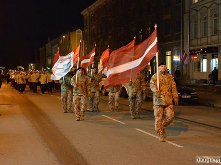 Lāčplēša diena vieno cilvēkus

