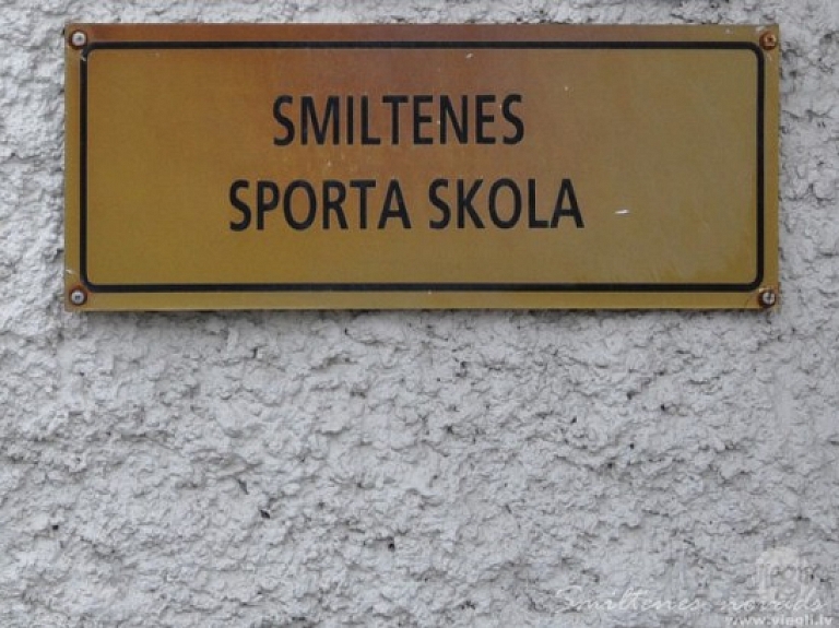 Izglītības un zinātnes ministrija atbalsta sporta inventāra iegādi Smiltenes sporta skolā

