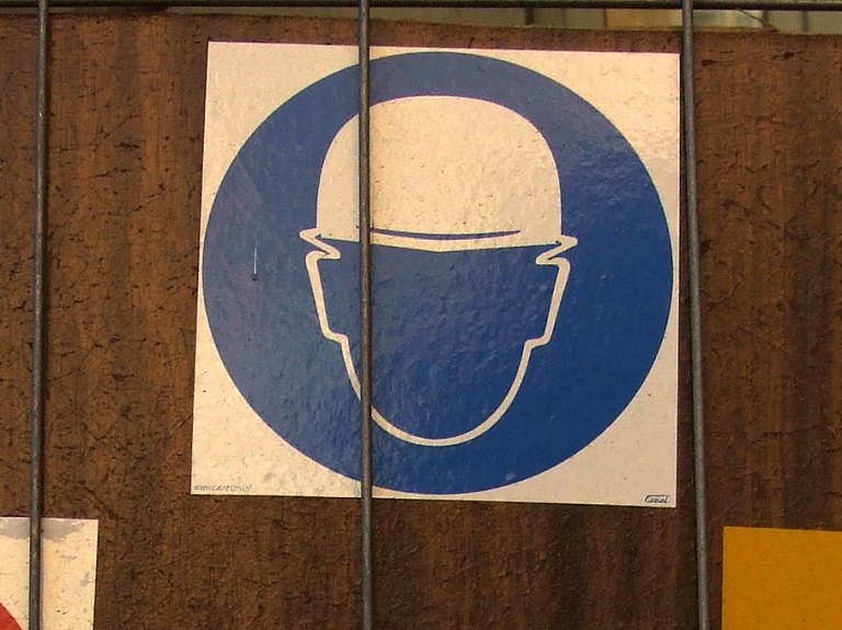 Juristu apvienība: Būvniekiem liek pārkāpt normatīvo aktu prasības

