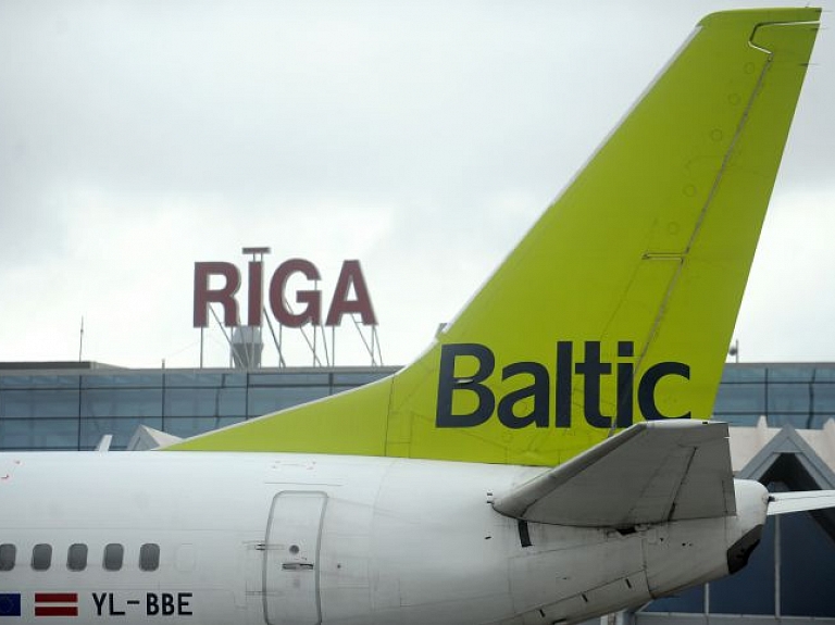 Straujuma gaida priekšlikumus par investīciju piesaisti "airBaltic" un līguma projektu

