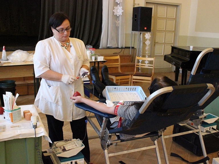 Vecstropu iedzīvotājus aicina ziedot asinis

