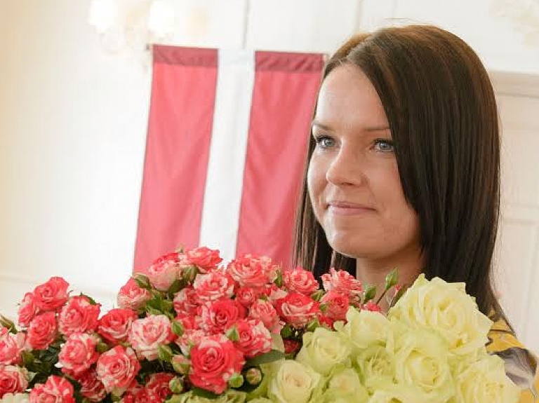Valmieriete Linda Akmentiņa: 18.novembris ir arī mana dzimšanas diena un es nemainītu Latviju ne pret ko!

