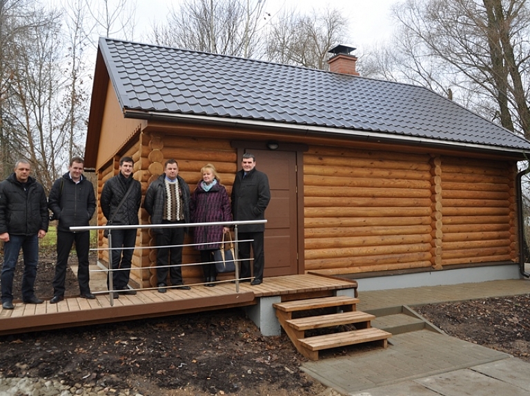 Višķos durvis ver sabiedriskā pirts

