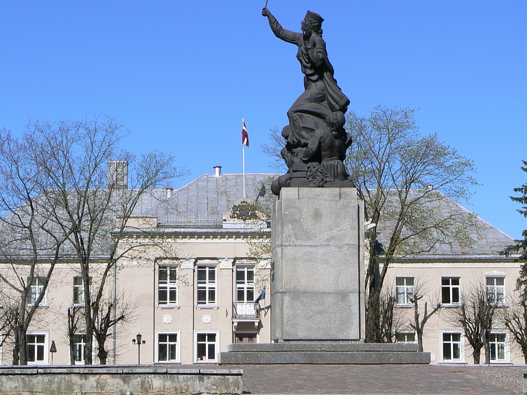 Rēzeknes slimnīca un Rēzeknes veselības aprūpes centrs paziņojis par apvienošanos

