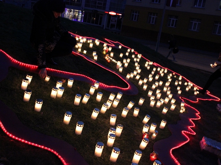 Bebrenē aicina iedegt svecīti Latvijai

