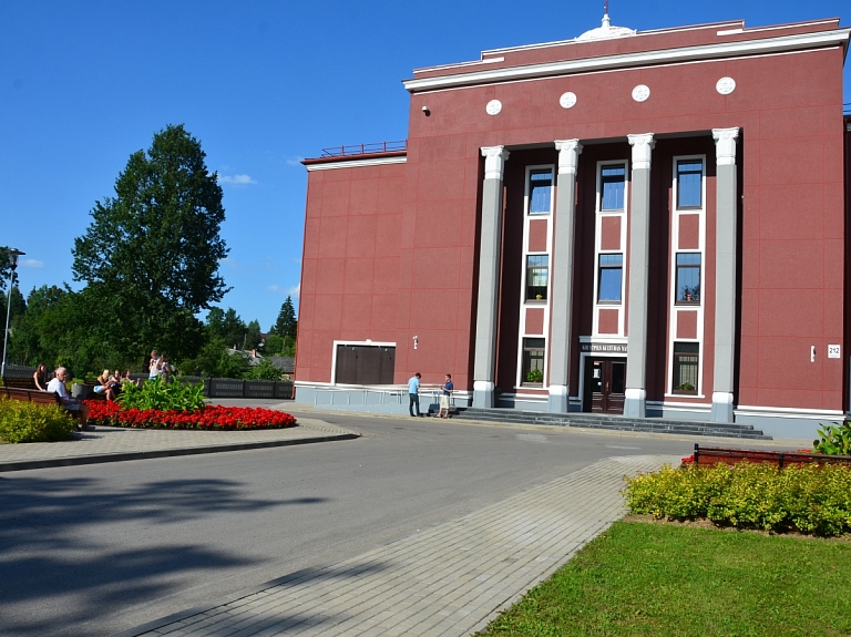 Jēkabpilī piedāvā brīvbiļetes uz labdarības koncertu