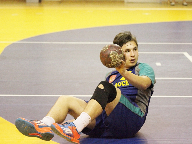 Ludzā brīvdienās handbolistu cīņas

