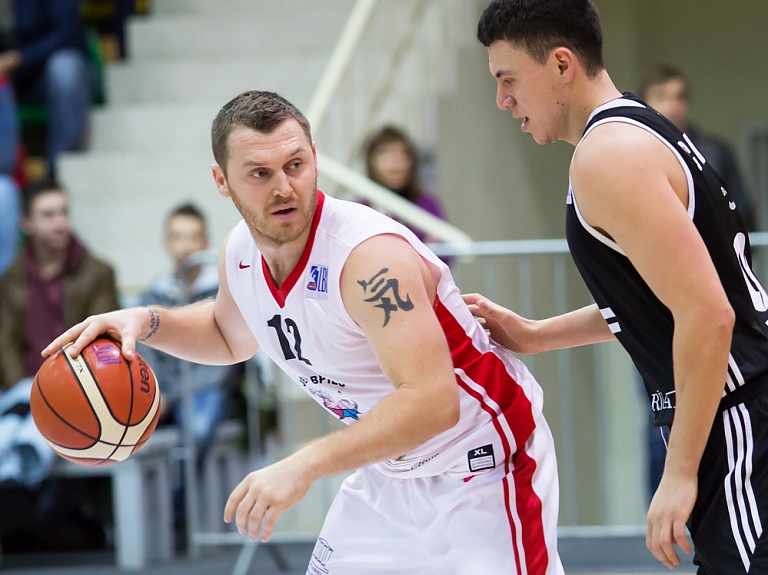 Jēkabpilieši piekāpjas čempionvienībai "VEF Rīga"

