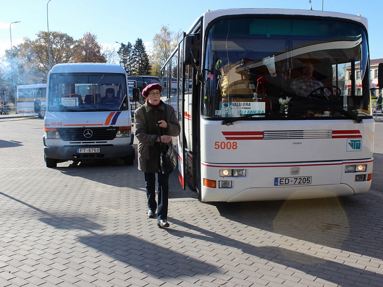 LPS: ATD nekaunīgi pretdarbojas valdības lēmumam ieviest bezskaidras naudas norēķinus transportā

