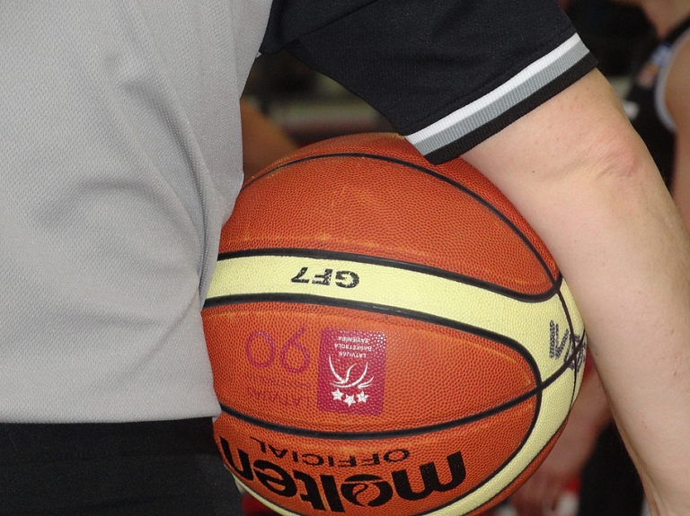 Gaidāms Madonas pilsētas Ziemassvētku kauss basketbolā vīriešiem