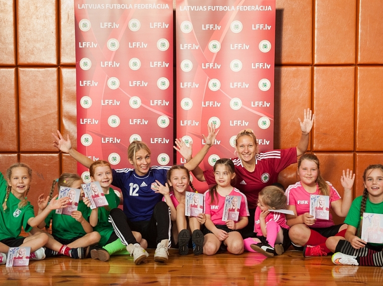 Tukumā aizvadīta trešā šā gada LFF sieviešu futbola attīstības vizīte

