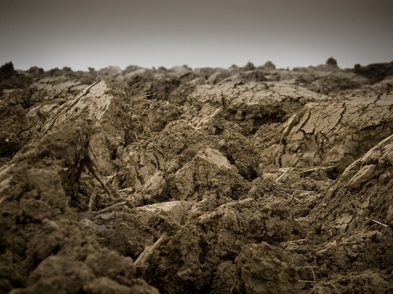 Ādažu novada teritorijā notiek notekūdeņu dūņu izvešana; iespējama dūņu smaka