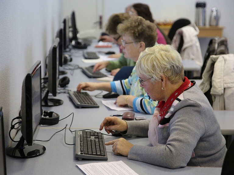 Daugavpilī par 200 datorprasmēs izglītotiem senioriem vairāk

