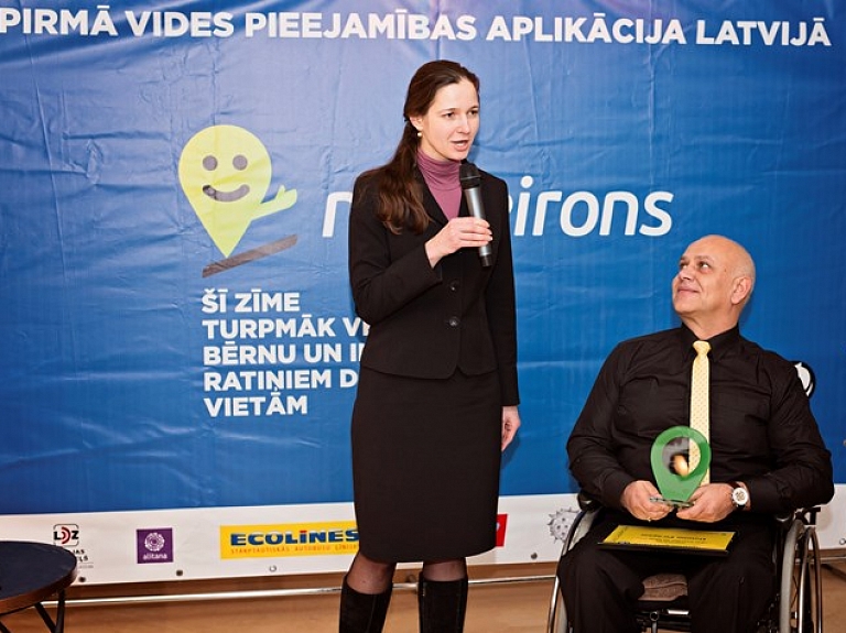 Dainis Pīrāgs saņem Invalīdu apvienība "Apeirons" balvu


