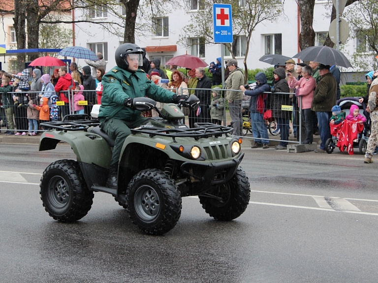 Zilupē aiztur sievieti ar ceļošanai nederīgu pasi

