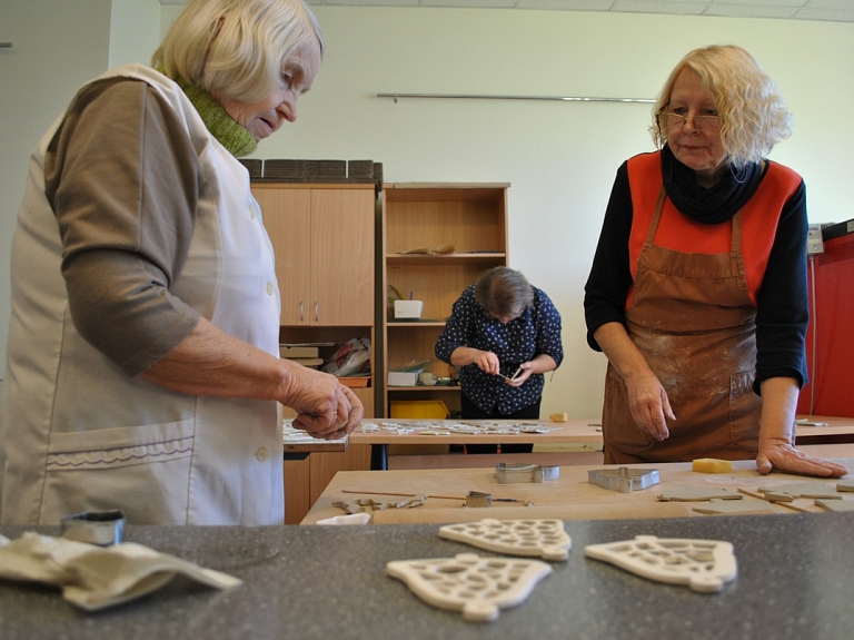 Māla zvaniņu veidošanas un apgleznošanas darbnīca LMAC

