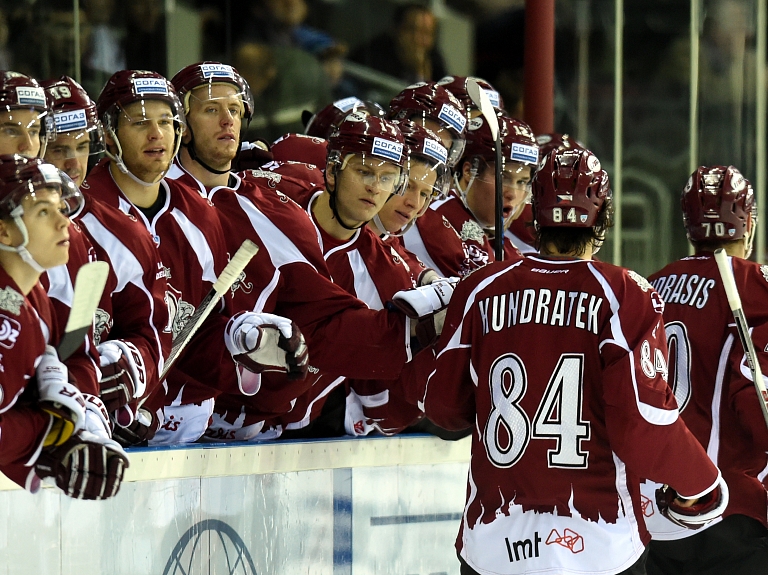 Rīgas "Dinamo" hokejisti zaudē arī KHL līdervienībai "Lokomotiv"

