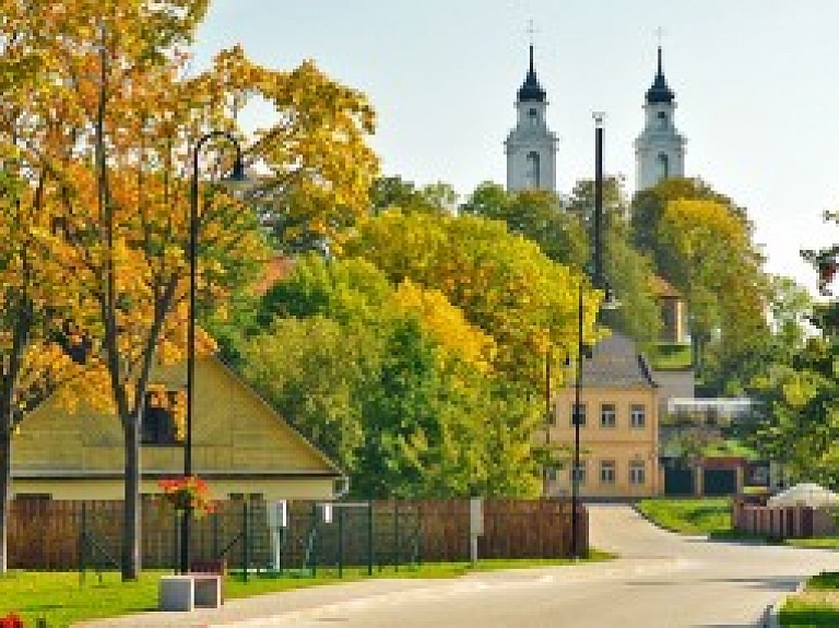 Ludzas TIC saņēmis apbalvojumu nominācijā "Inovatīvākais tūrisma produkts Latgalē 2015"

