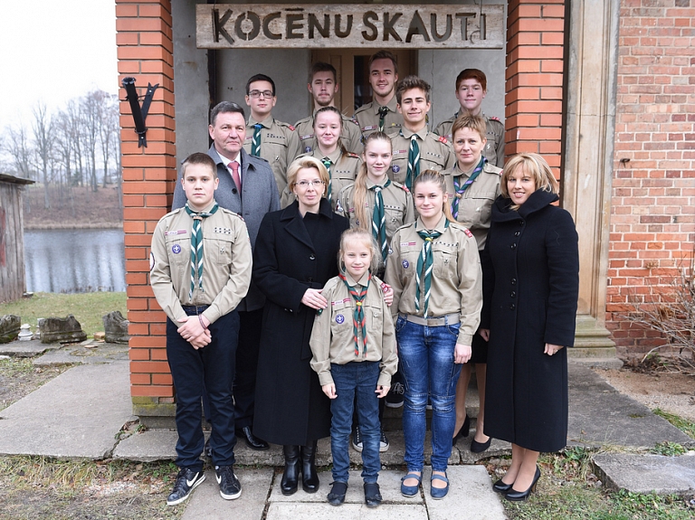 Saeimas priekšsēdētāja apmeklē Kocēnus un Valmieru