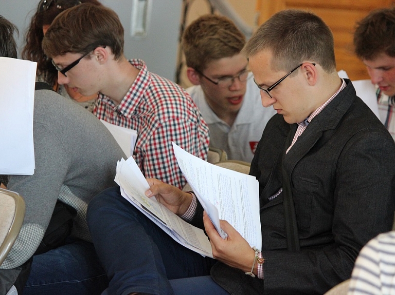 Asūnē notiks seminārs-diskusija "Kristus Ziemassvētkus gaidot"

