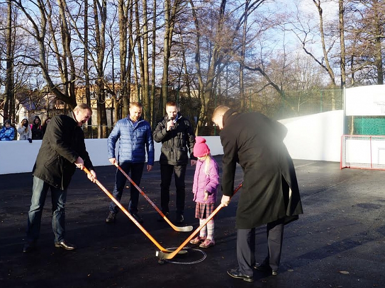 Saulkrastos atklāts sporta laukums 

